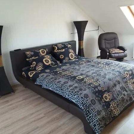 Kronenstrasse Apartment *